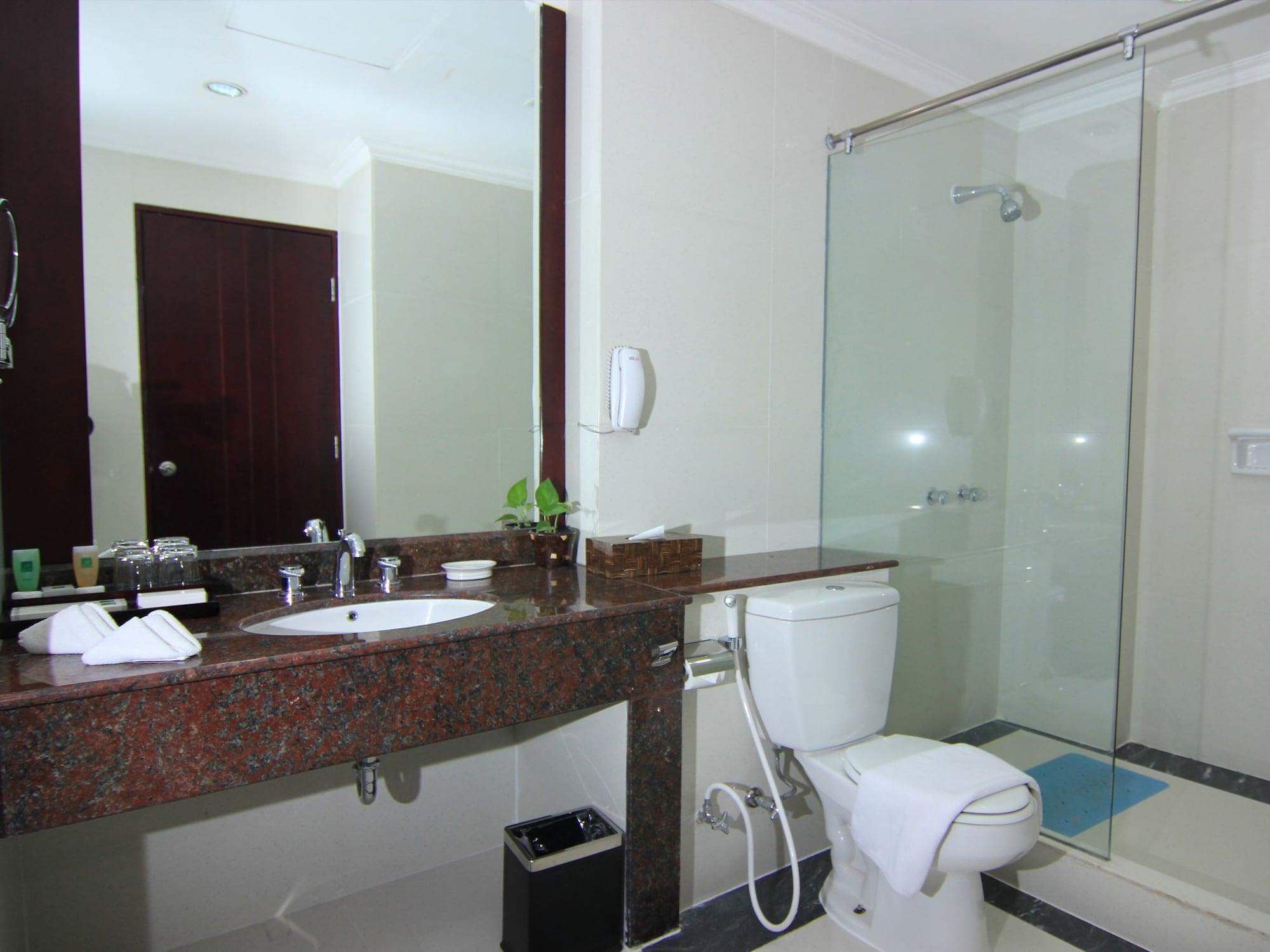 Grand Wahid Hotel Salatiga Exterior photo
