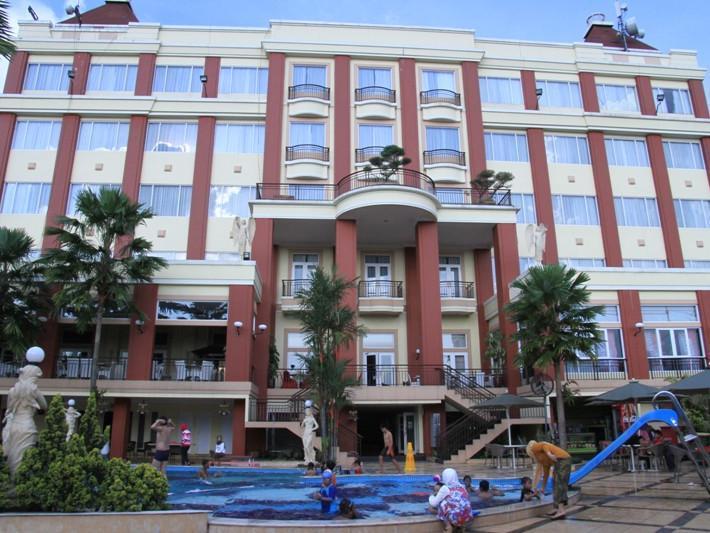 Grand Wahid Hotel Salatiga Exterior photo